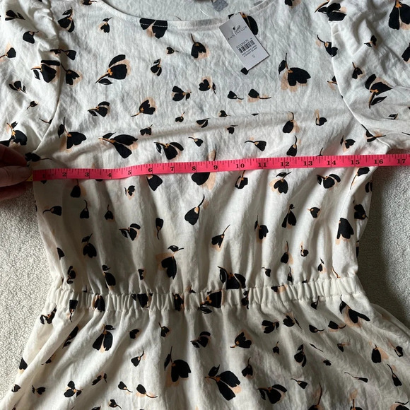 NEW Ann Taylor white blouse with black & tan floral/leaf design, size small - Picture 7 of 8